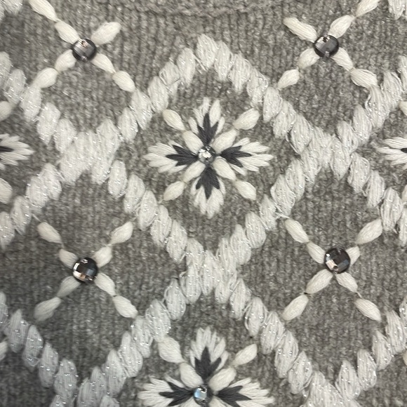 alfred dunner grey long sleeve sweater with embellishments on front size 1x - Picture 3 of 4